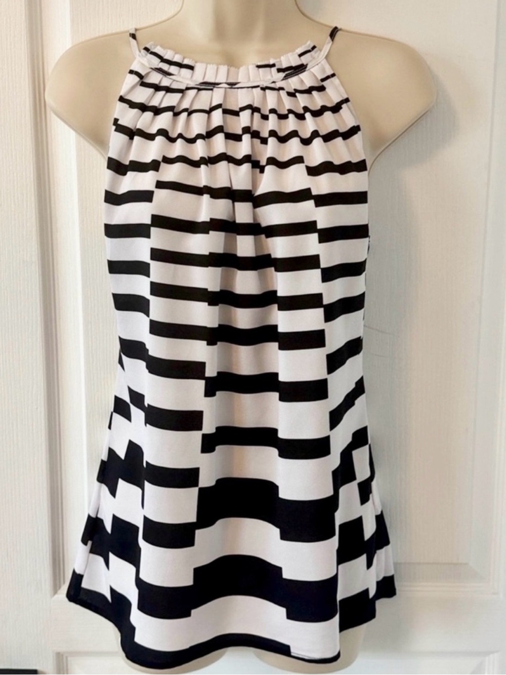 New York & Company Black White Striped Sleeveless Blouse S
